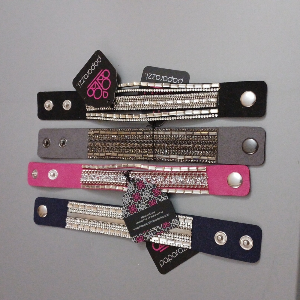 Lot of 4 snap bracelets, high glam